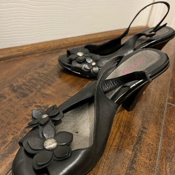 Connie Black Flower Heels - Picture 4 of 8